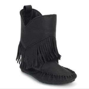 Manitibah Mukluks Okotoks Grain Leather booties